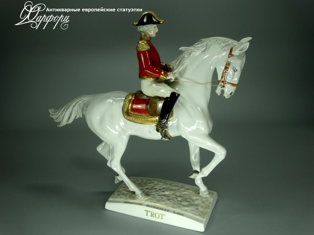 Купить фарфоровую статуэтку Unterweissbach Конная школа